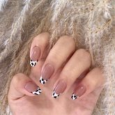 Milk pattern print on Nails