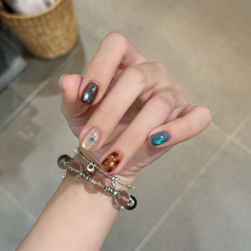 Ditto Maillard brown short oval press-on nails reusable design