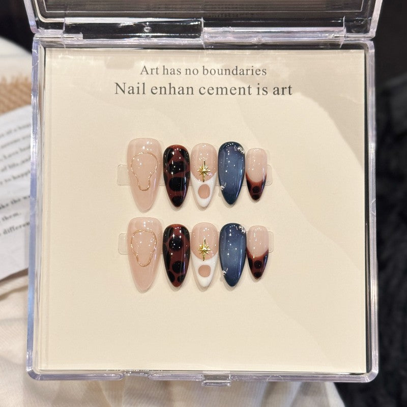 Ditto irregular 3D medium almond press-on nails reusable design