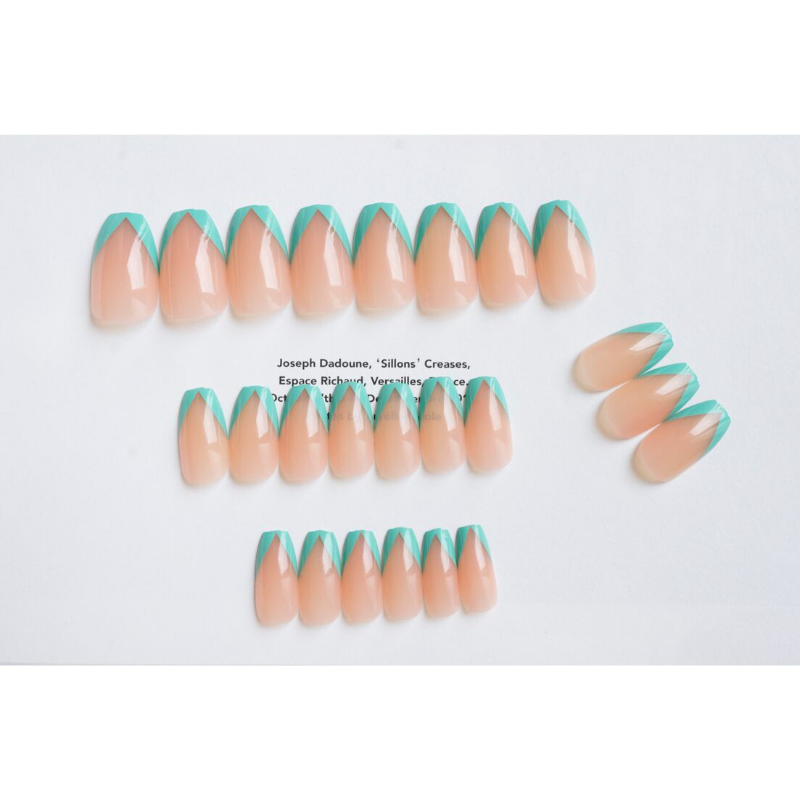Lake blue green Nails